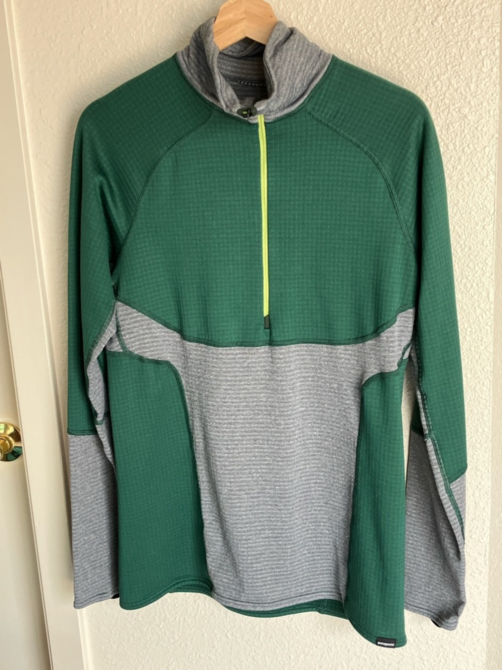 Patagonia Capilene 4 Shirt Zip-Neck
Style #43720